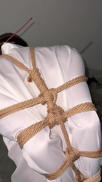 Outdoor Staircase Straight Arm Untie Challenge